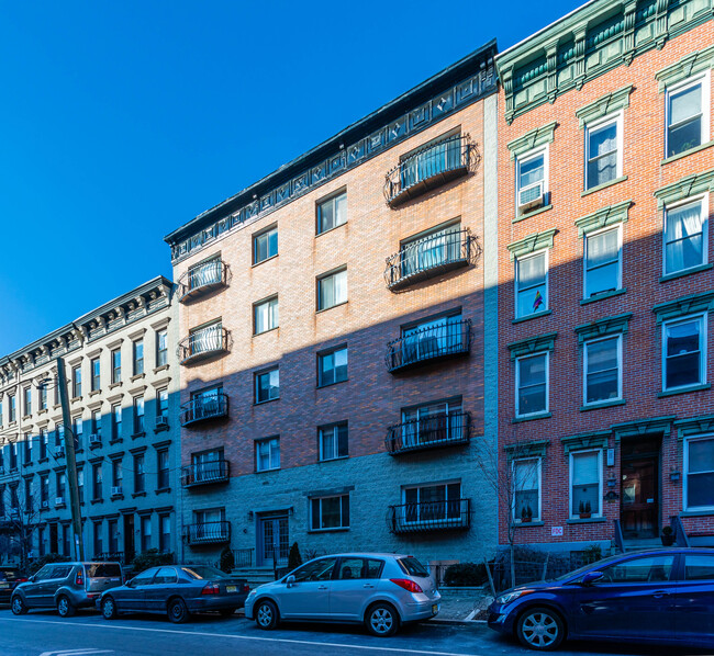 214 Willow Ave in Hoboken, NJ - Foto de edificio - Building Photo