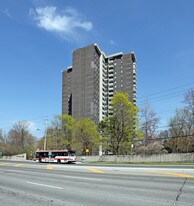 Crossroads Condo in Toronto, ON - Building Photo