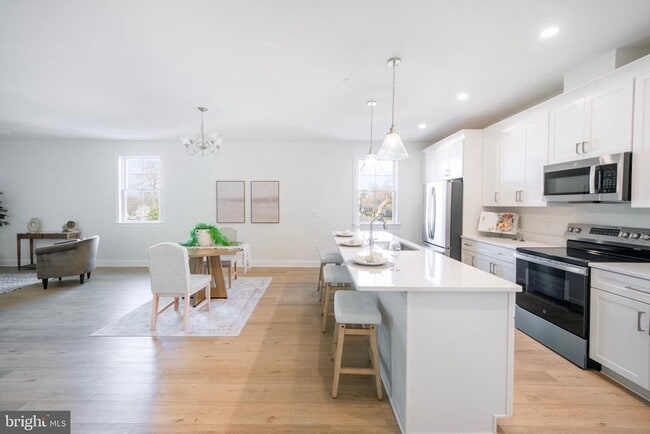 property at 123 S Washington St