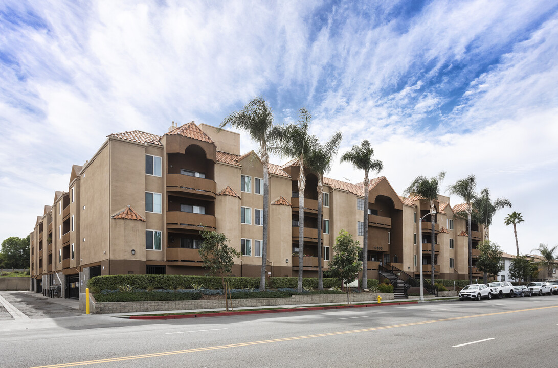 Encino Palms in Encino, CA - Building Photo