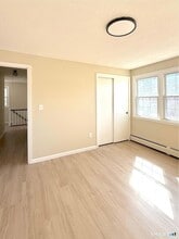 47 Crestwood Dr in Manchester, CT - Building Photo - Building Photo