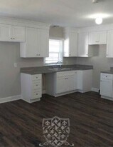 210 W Lokey Ave in Murfreesboro, TN - Building Photo