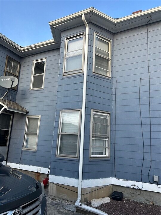 5 Palmer St in Worcester, MA - Building Photo