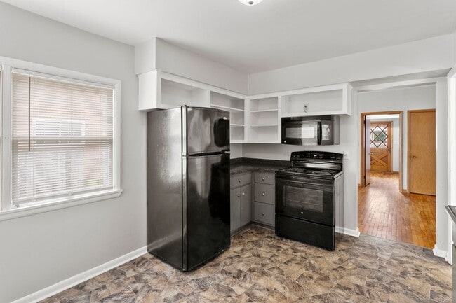 property at 211 E Lincoln Ave