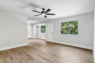 736 Wales Way in Austin, TX - Building Photo - Building Photo