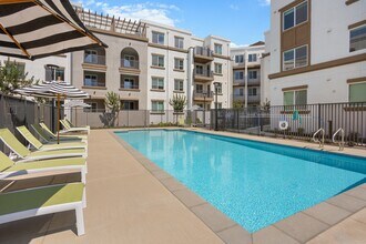 Alta Westwind in Fontana, CA - Foto de edificio - Building Photo