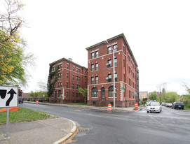 2147 Main St Apartments