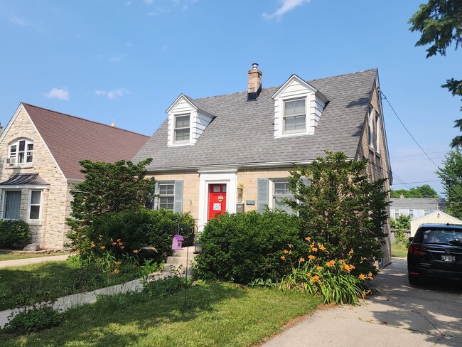 property at 4248 S Pine Ave