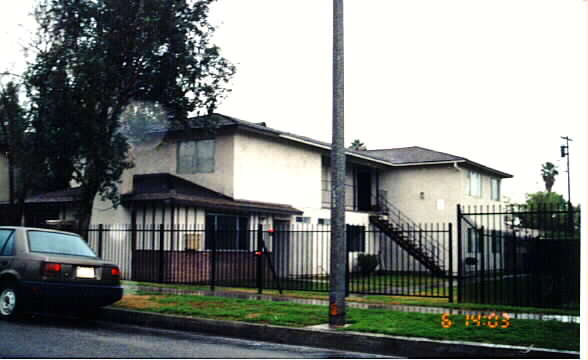 2135 E 19th St in San Bernardino, CA - Building Photo