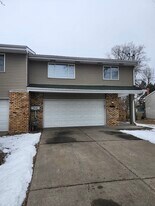 6221 Boone Ave N in Minneapolis, MN - Building Photo