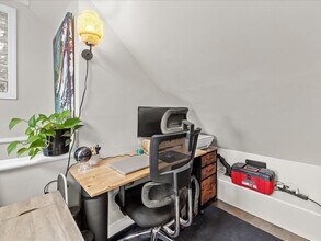 49 Jamaica St, Unit #1 in Boston, MA - Building Photo - Building Photo