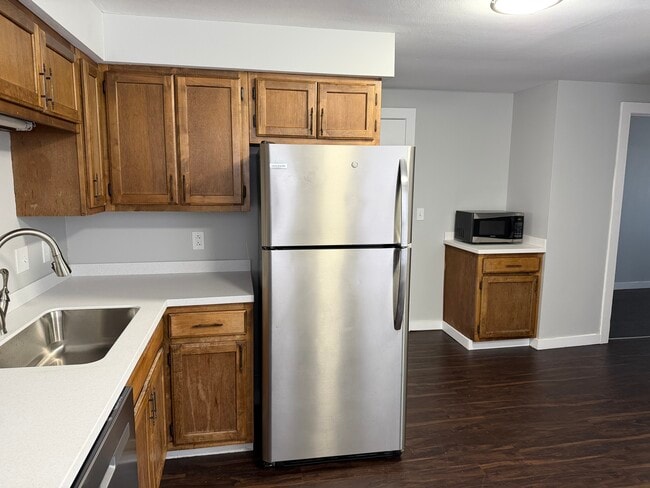 142 Elm St, Unit 2 in Cortland, NY - Building Photo - Building Photo