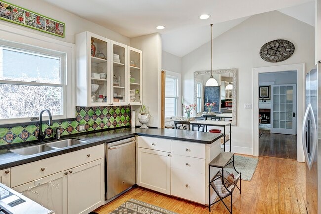 property at 1533 Harold St