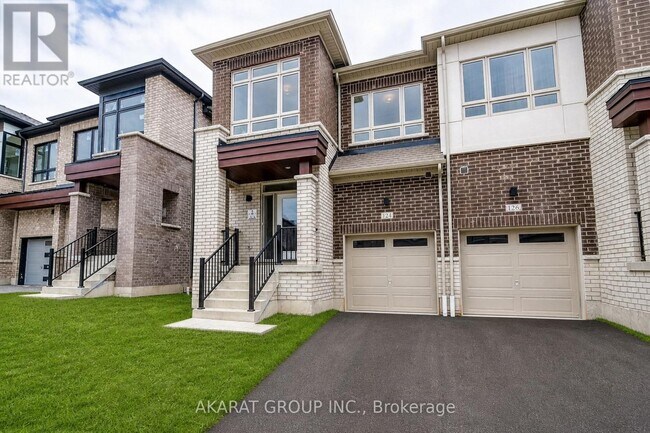 124 Armilia Pl in Whitby, ON - Building Photo - Building Photo
