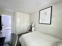 43 Lake Shore Ct, Unit #1 in Boston, MA - Foto de edificio - Building Photo