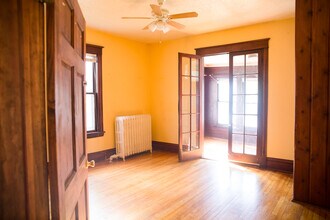 1309 E Hennepin Ave in Minneapolis, MN - Foto de edificio - Building Photo