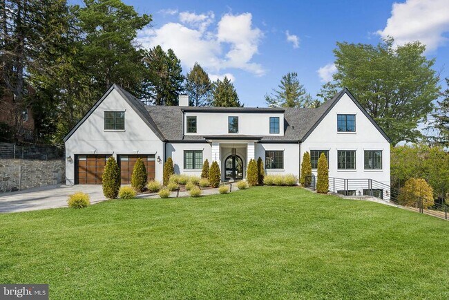 property at 3203 Farmington Dr