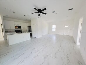 421 Tonklin Rd SW in Palm Bay, FL - Building Photo - Building Photo