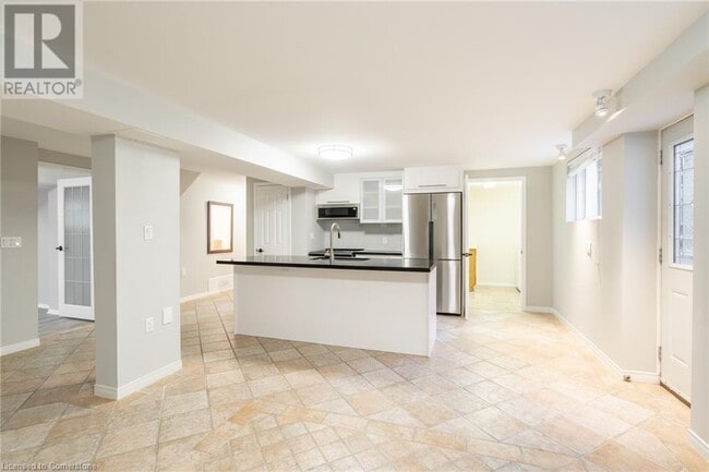 property at 4 Creekwood Pl