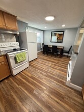44 Woodlawn Ave, Unit 2 in Everett, MA - Foto de edificio - Building Photo
