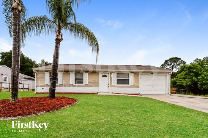 1470 Proper St in Port Charlotte, FL - Building Photo