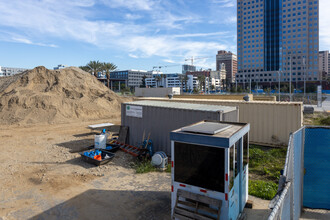 321 W Ocean Blvd in Long Beach, CA - Building Photo - Building Photo