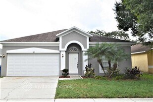 621 Sand Ridge Dr in Valrico, FL - Building Photo