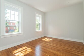 20 Forest St, Unit #22 in Cambridge, MA - Foto de edificio - Building Photo