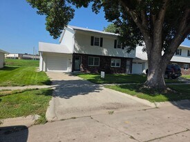 916 S 16th St in Norfolk, NE - Building Photo