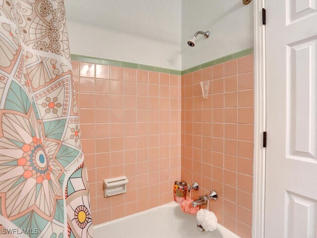 784 11th St N in Naples, FL - Building Photo - Building Photo