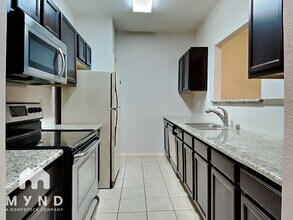 2884 Holly Hall St in Houston, TX - Building Photo - Building Photo