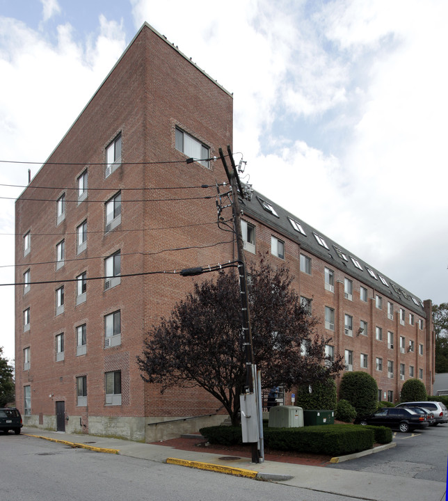 76 Broadway in Newport, RI - Foto de edificio