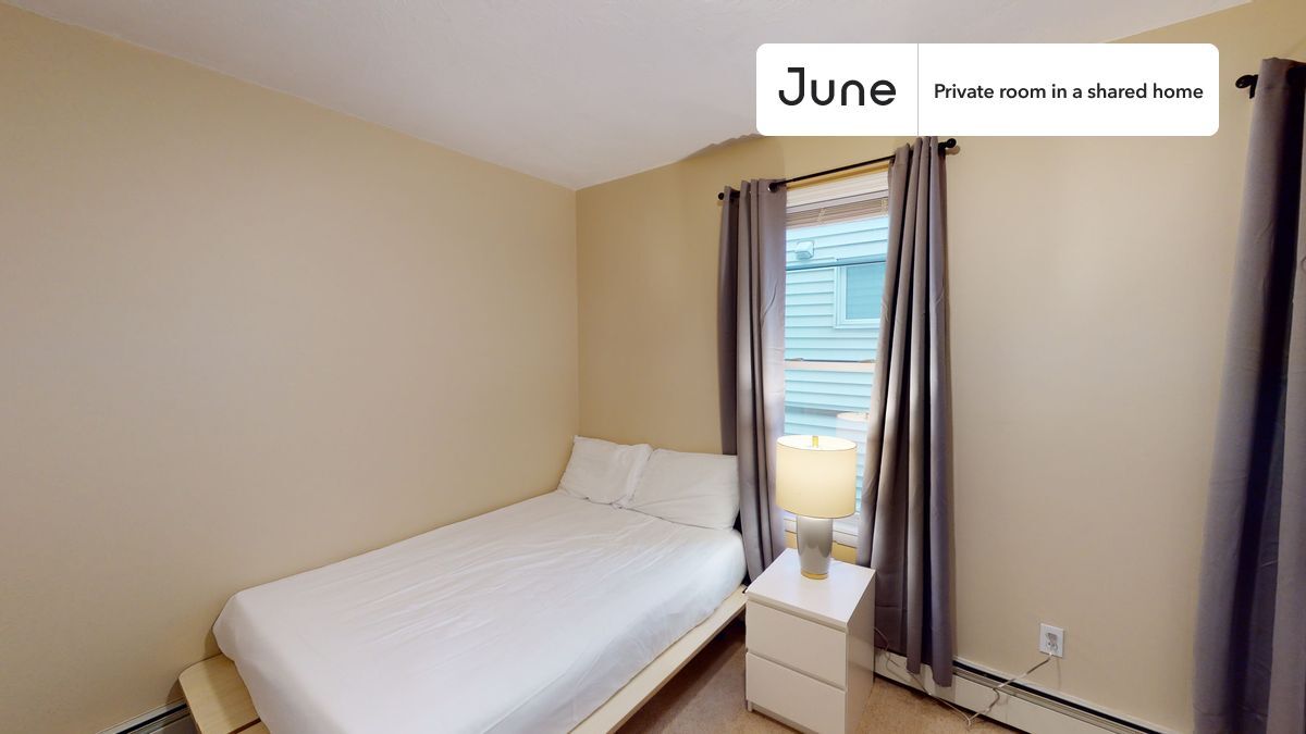 Private bedroom in 3 bed/1 bath Home in Boston, MA - Building Photo