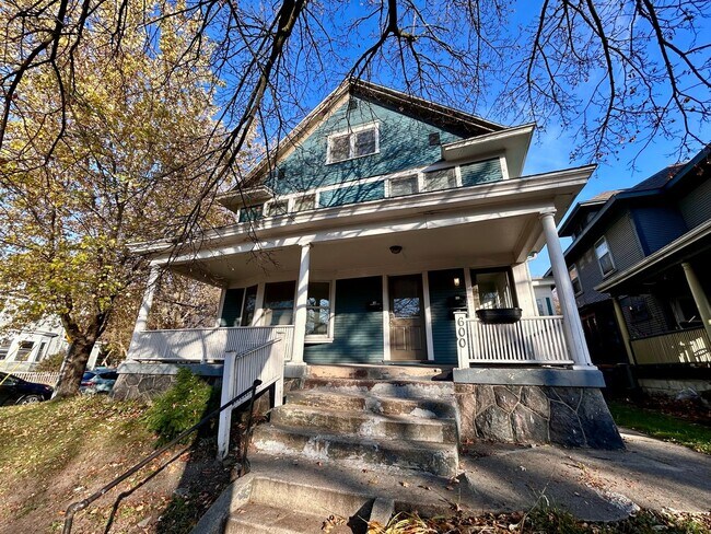 Lafayette 600/300 Pleasant SE in Grand Rapids, MI - Building Photo - Building Photo