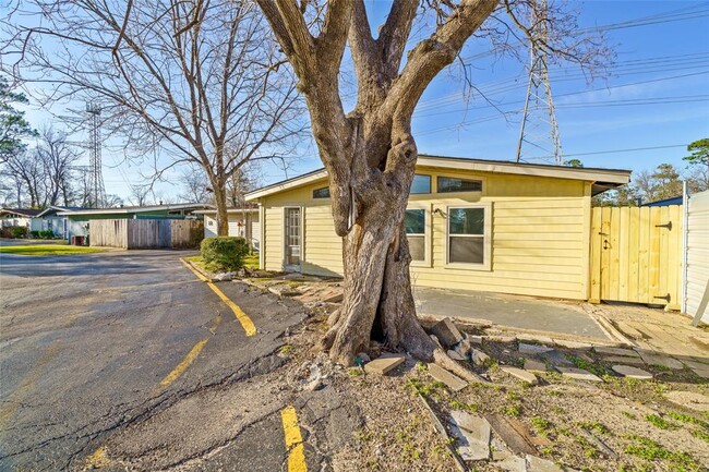 property at 4102 Sherwood Ln