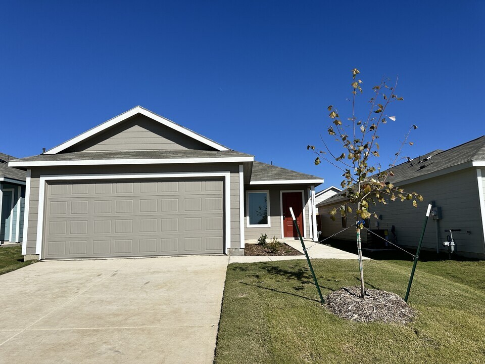 1013 Calley Pear Trl in Princeton, TX - Building Photo