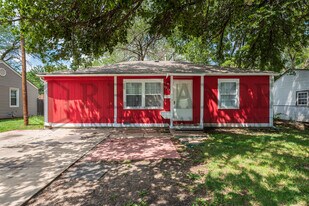 5714 E Harry St in Wichita, KS - Building Photo