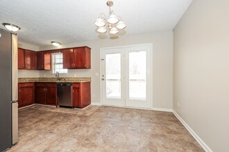 1600 Rock Springs Midland Rd in Christiana, TN - Foto de edificio - Building Photo