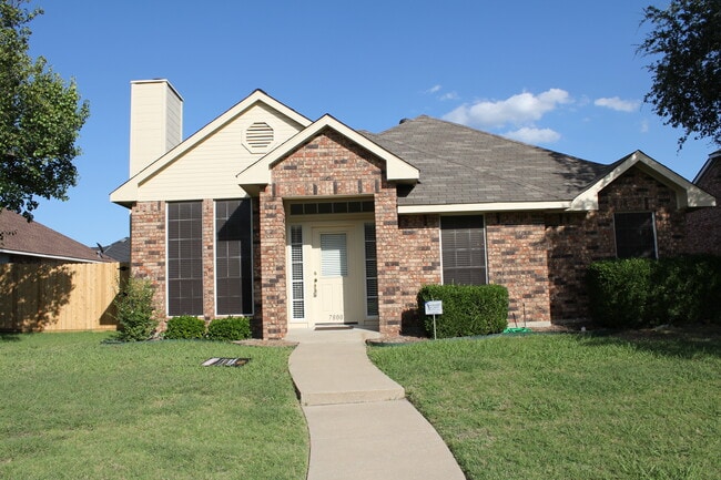 7800 Kings Ridge Rd in Frisco, TX - Foto de edificio - Building Photo