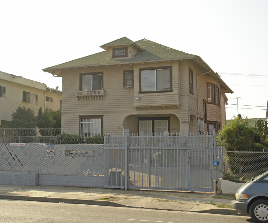 1507 S Arlington Ave in Los Angeles, CA - Building Photo