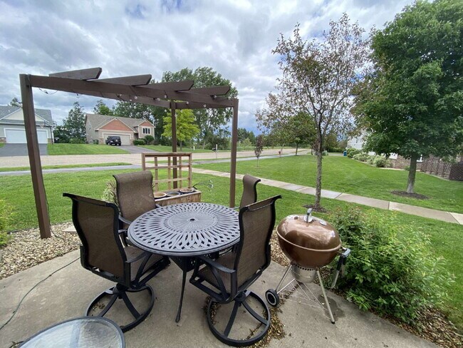 7884 Gotland Ln in Lino Lakes, MN - Building Photo - Building Photo