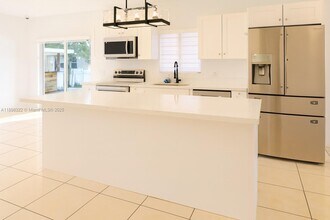 2312 NW 82nd St in Miami, FL - Building Photo - Building Photo