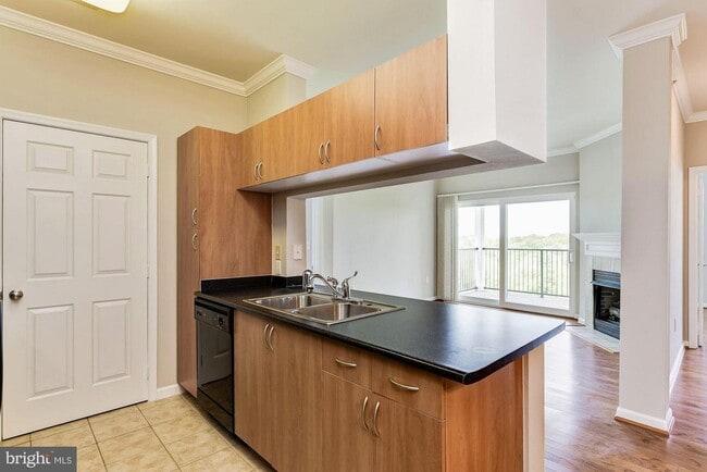 19611 Galway Bay Circle, Unit 404 in Germantown, MD - Building Photo - Building Photo