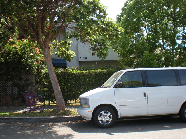 2120 Stewart St in Santa Monica, CA - Building Photo - Building Photo
