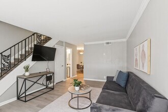 400 Adamwood Dr in Nashville, TN - Building Photo - Building Photo