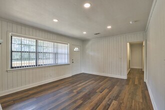 2961 Lakeshore Dr in Tallahassee, FL - Building Photo - Building Photo