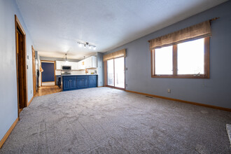 4619 Bower Path in Inver Grove Heights, MN - Building Photo - Building Photo