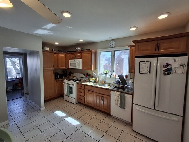 24 French St-Unit -24 in Watertown, MA - Building Photo - Building Photo