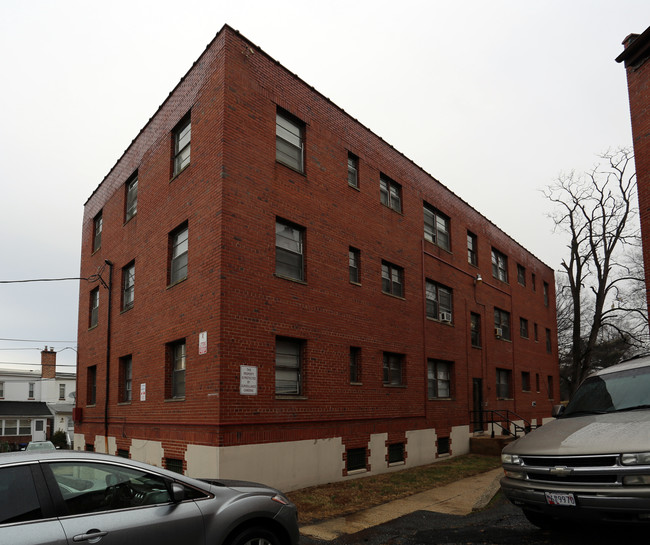 214 Kenilworth Ave NE in Washington, DC - Foto de edificio - Building Photo