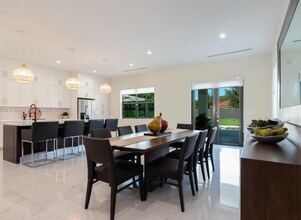 17320 SW 92nd Ct in Palmetto Bay, FL - Building Photo - Building Photo